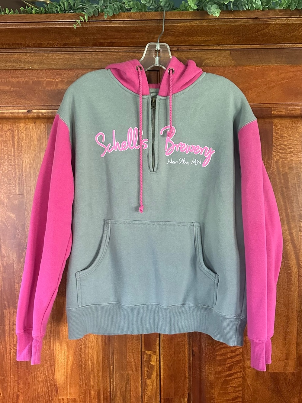 Schells Brewery, New Ulm MN Women's Pullover Sweatshirt